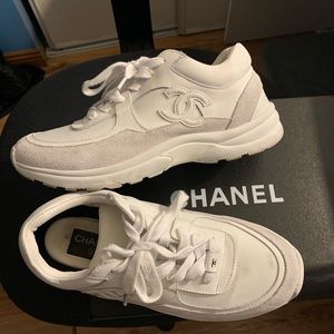CHANEL CC LOGO TRIPLE WHITE SNEAKER